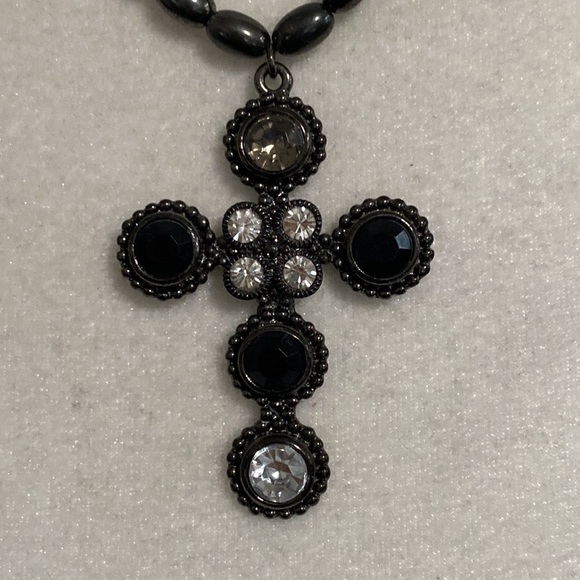 Vintage Cookie Lee Black Cross Rhinestone Necklace Bracelet Earrings Full Set - Picture 8 of 16